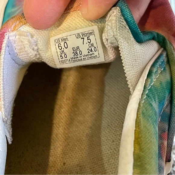 Vans Off The Wall Rainbow Tie Dye Classic Slip-On Shoes Sneakers Men 6 Women 7.5 - Picture 8 of 8